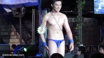 Nhìn kỹ quần sịp anh người mẫu đẹp trai nhé