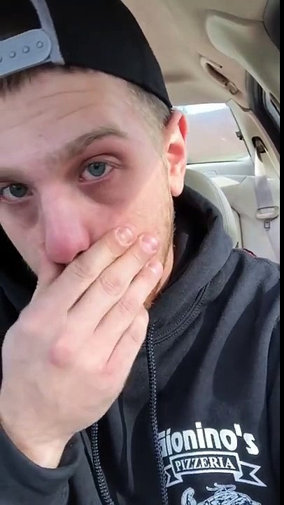 Pizza Guy Gets Surprise $700 Tip, Films How It Changed His Life!