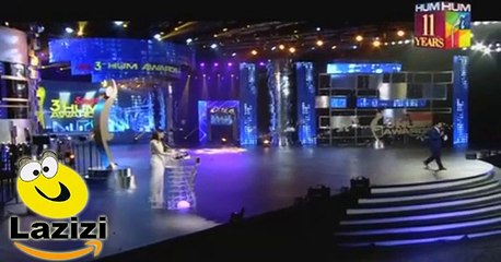 Fight Between Mahira Khan and Vasay Chaudhry in Hum TV Awards Show - Video