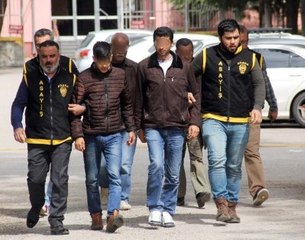 Okulda, Markette, Minibüste! 14 Yaşındaki Kıza Tacizle Suçlanan 4 Kişi Tutuklandı