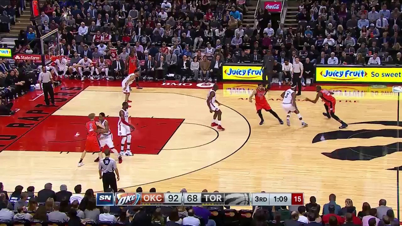 L'énorme contre de Bismack Biyombo sur Kevin Durant