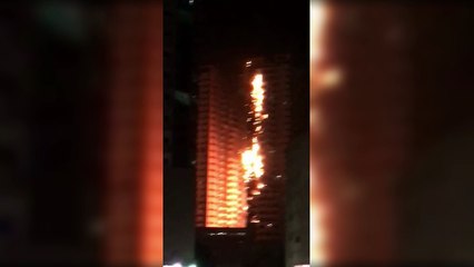 Gigantesque incendie dans des tours près de Dubai