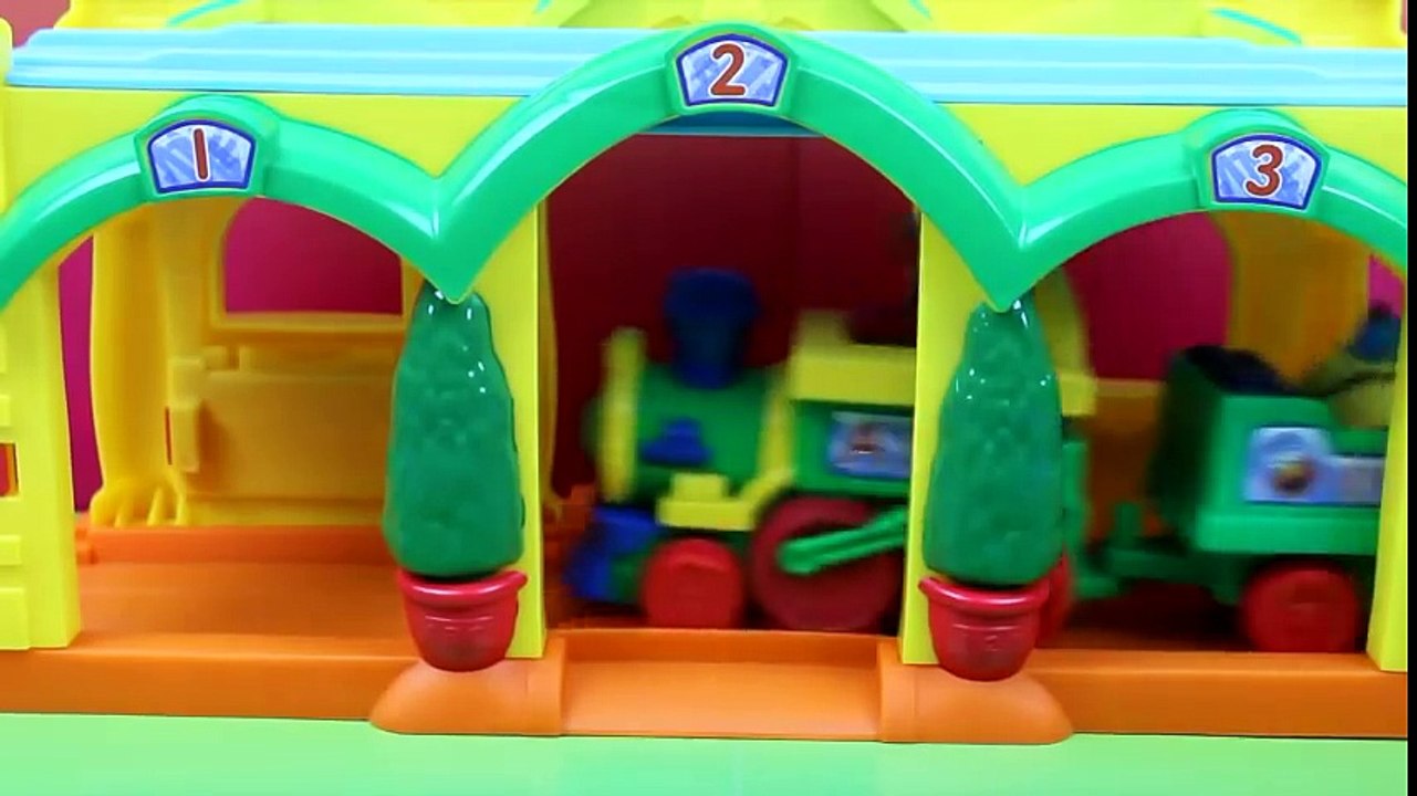 Sesame Street Elmo Junction Rails & Roads 2-in-1 Car & Train Grover & Thomas the Train