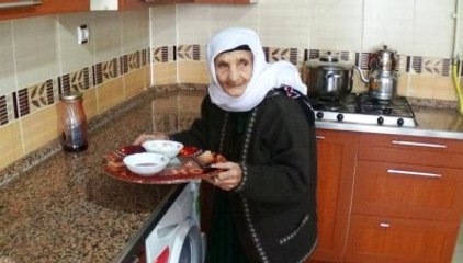 110 Yaşında 180 Torunu Var! Hala Turp Gibi