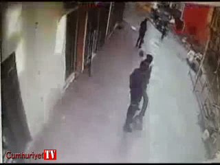 Beyoğlu'ndaki soygun anı kamerada