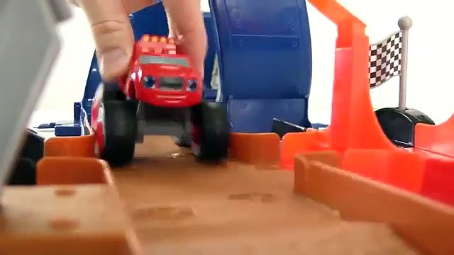Juguetes de Blaze y los Monster Machines - Camiones monstruos juguetes - Un loop vertical