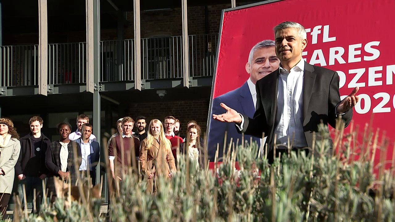 Khan: PM resorting to 'desperate racial tactics'