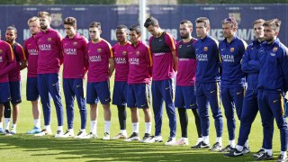 FCB Training Session: First team pays tribute to Johan Cruyff