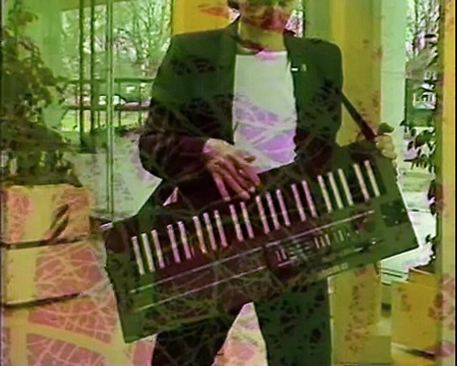 Alvin Stardust 'She's So Young' Pebble Mill at One