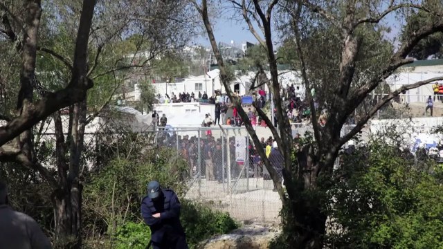 Grèce: des migrants manifestent sur l'île de Lesbos