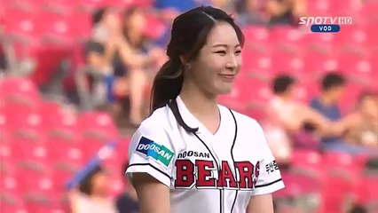Funny video with girls. Jokes with beautiful girls- blondes and brunettes. Funny videos, good humor!