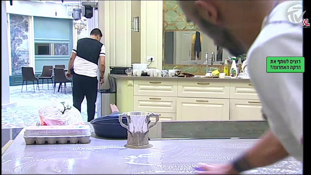 ברק אדרי מלכלך על פלורי אלקסלסי