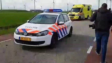 Weg N992 bij Farsum afgesloten door gekantelde vrachtwagen - RTV Noord