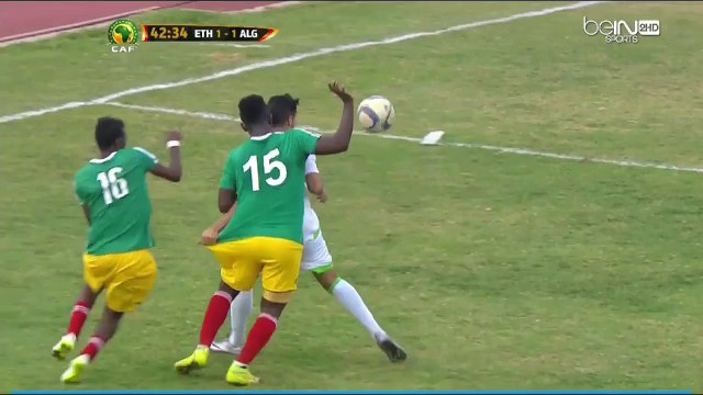 But d'Islam Slimani sur une aile de pigeon de Mesloub - Ethiopie 1-1 Algérie - Qualifications CAN 2017