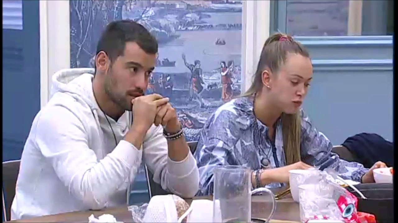 ברק מודה שנגח באיציק וקסניה משתיקה אותו!!!!!!!! האח הגדול 7