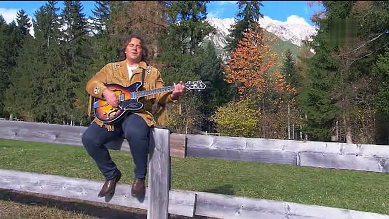 Michael Heck - Es hängt ein Pferdehalfter an der Wand