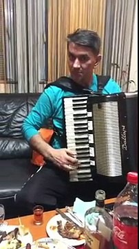 Semir Jahic-Kud se zuris hej zivote(uzivo uz harmoniku)