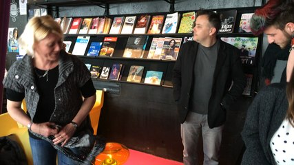 Mickey 3D rencontre quatre fans