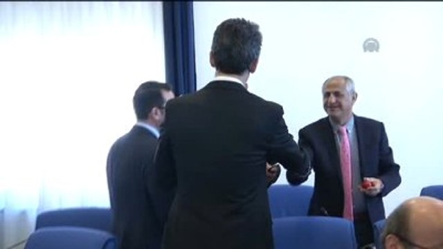 Hdp'li Paylan, TBMM'de Paskalya Yumurtası ve Çöreği Dağıttı