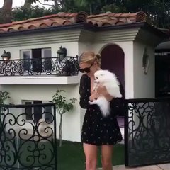 Paris Hilton i Njeni Slatki Mali Psi Koje Puno Puno VOLI.....