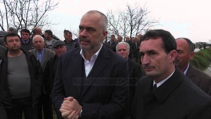 Ujitja e tokave bujqësore - Top Channel Albania - News - Lajme
