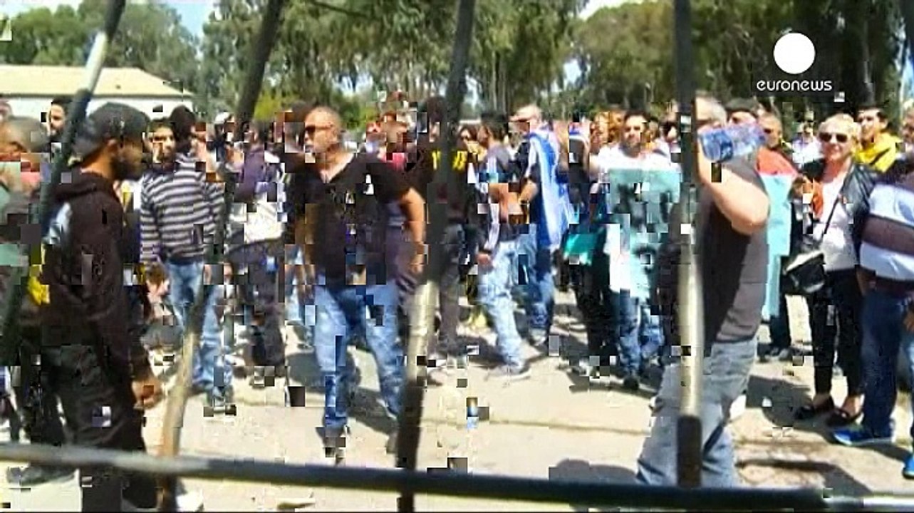 إسرائيليون يتضامنون مع جندي قتل جريحاً فلسطينياً أمام عدسة الكاميرا