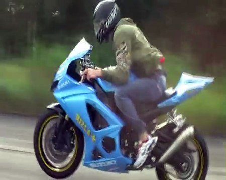 850WHP Toyota Supra vs Suzuki GSX-R 1000 Rizla Edition