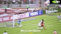 بالفيديو.. شاهد أفضل 10 أهداف مستحيلة فى تاريخ كرة القدم