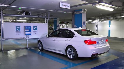 2016 BMW 330e – Charging