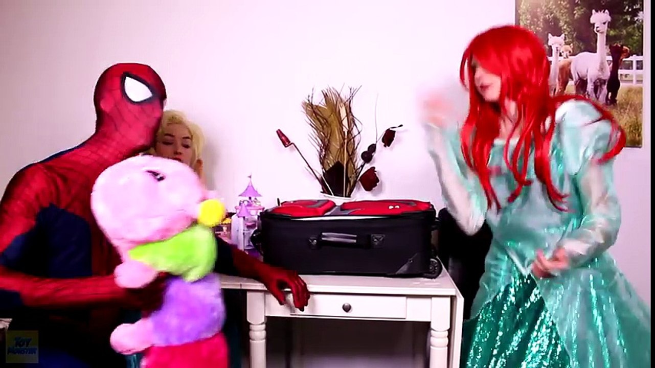 Frozen Elsa Becomes a Mermaid! w_ Spiderman Pink Spidergirl Anna & Joker Superhero Fun in Real Life