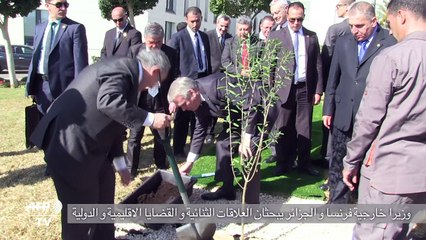 وزيرا خارجية فرنسا والجزائر يبحثان العلاقات الثنائية
