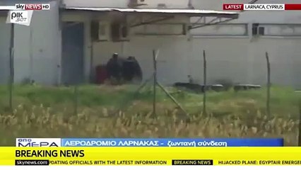 Man jumps from cockpit window of hijacked EgyptAir plane