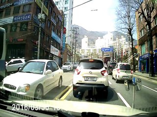 무단횡단과 전화통화의 조합