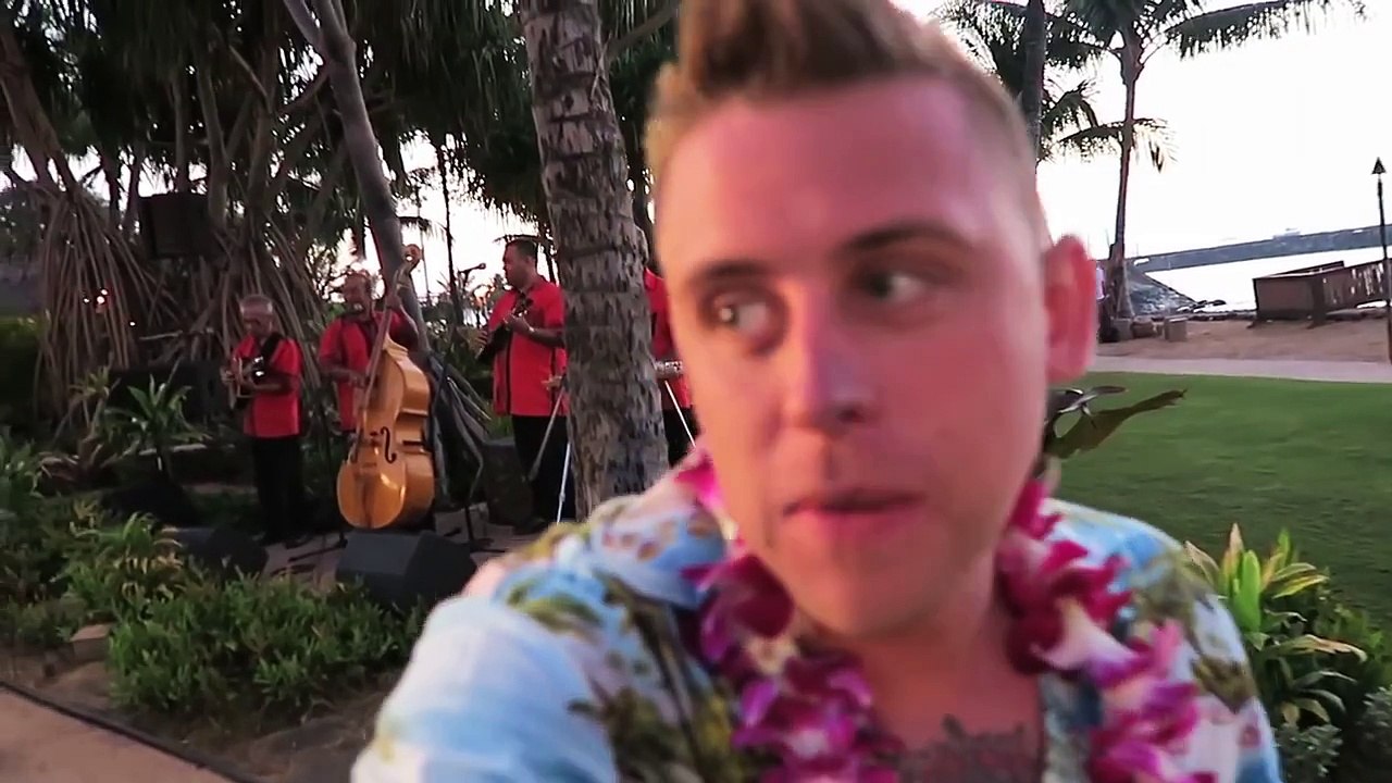 SEXY HAWAIIAN NIGHT!!