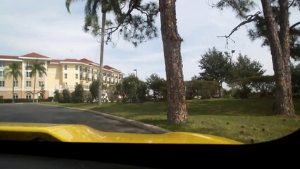 La sortie de piste la plus curieuse du monde pendant une course