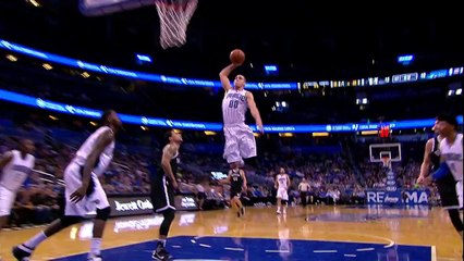 Aaron Gordon claque un dunk de la ligne des lancers francs, en plein match !