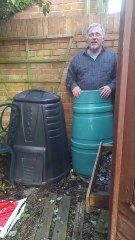 Ce mec ce coince dans le réservoir à compost !