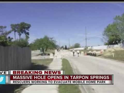 Large sinkhole forces Tarpon Shores Mobile Home park to evacuate in Tarpon Springs