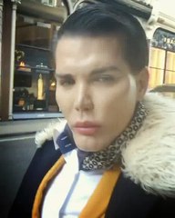 Un homme de 32 ans dépense 500.000 dollars pour ressembler à la poupée Ken, le compagnon de Barbie