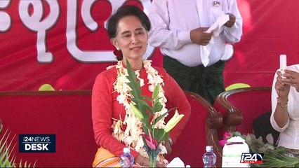 Myanmar: first elected civilian president in decades sworn in