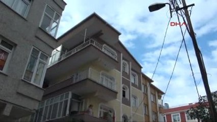 Pencereden Atlayarak İntihar Etti