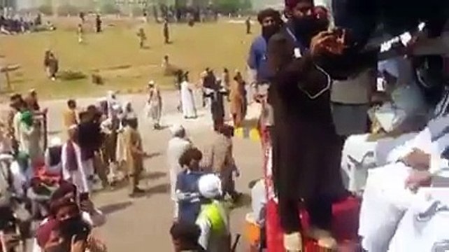 So called Alim Khadim Hussain Rizvi bad lanaguage in Islamabad dharna. Islam does not teach the way he talks