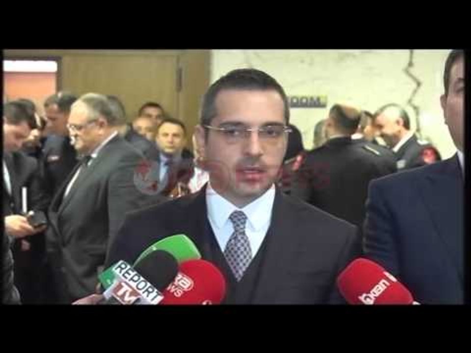 Tahiri: Strazimiri e dorëzoi armën, ta dorëzojë dhe “çeta”. Na duhet opozitë e paarmatosur