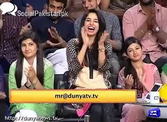 Aqib Javed answers whether he will take a selfie with Shehzad or Kohli