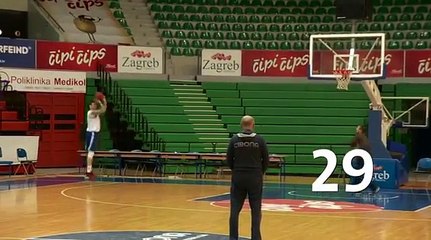 Ivan Siriscevic rentre 61 shoots à trois-points de suite !