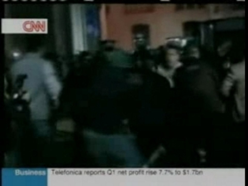 Late trains and riots in Argentina (CNN May 16th 2007)