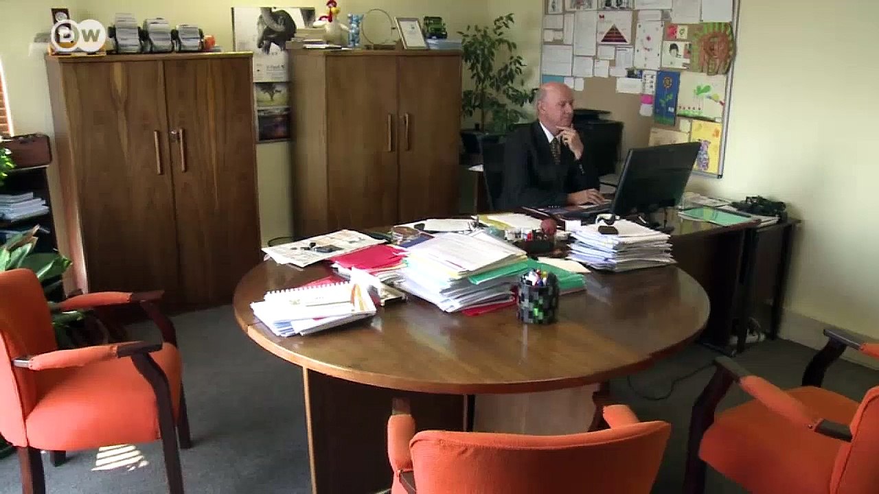 American chicken threatens South African poultry market | DW Business