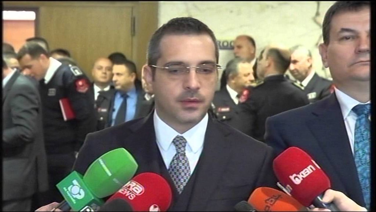 Protest tek Parku - Tahiri: Strazimiri e dorëzoi armën, ta dorëzojë dhe “çeta”