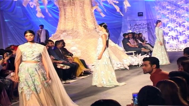 Manish Malhotra’s Lakmé Fashion Week Show Was A Star-Studded Celebration
