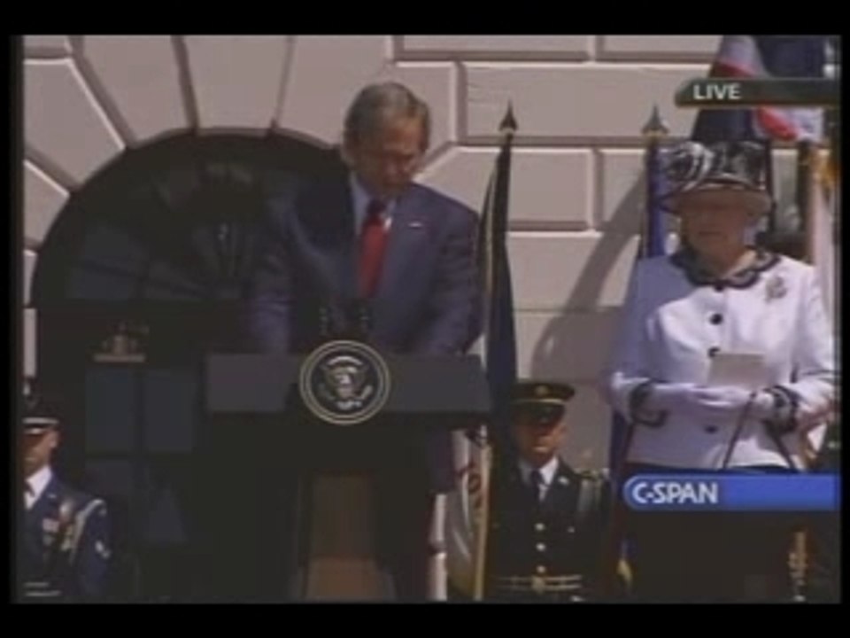 Bush e la Regina Elisabetta